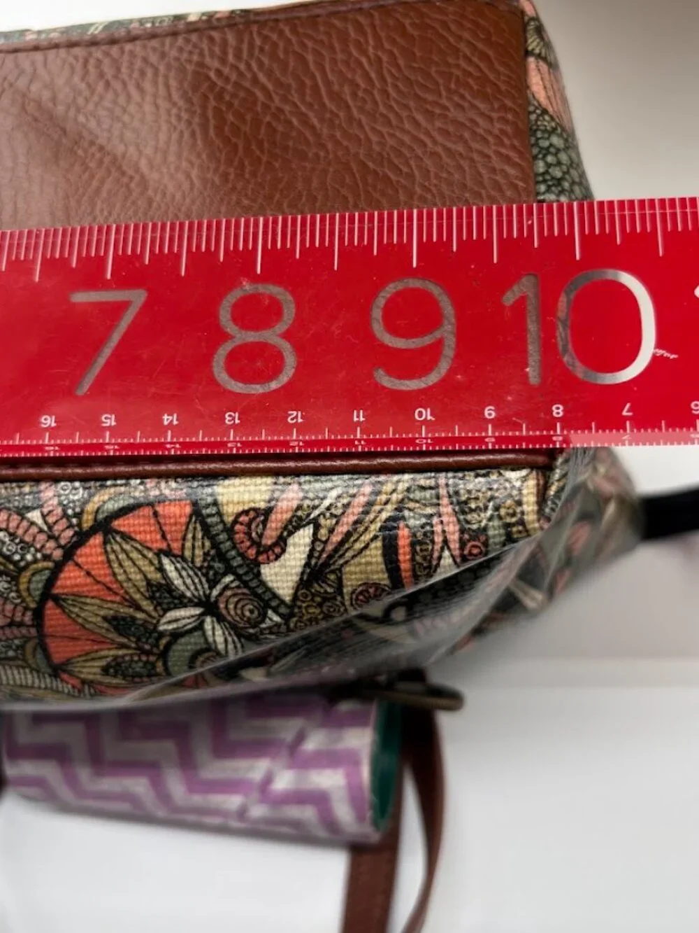 Sakroots Artist Circle shoulder bag in the 